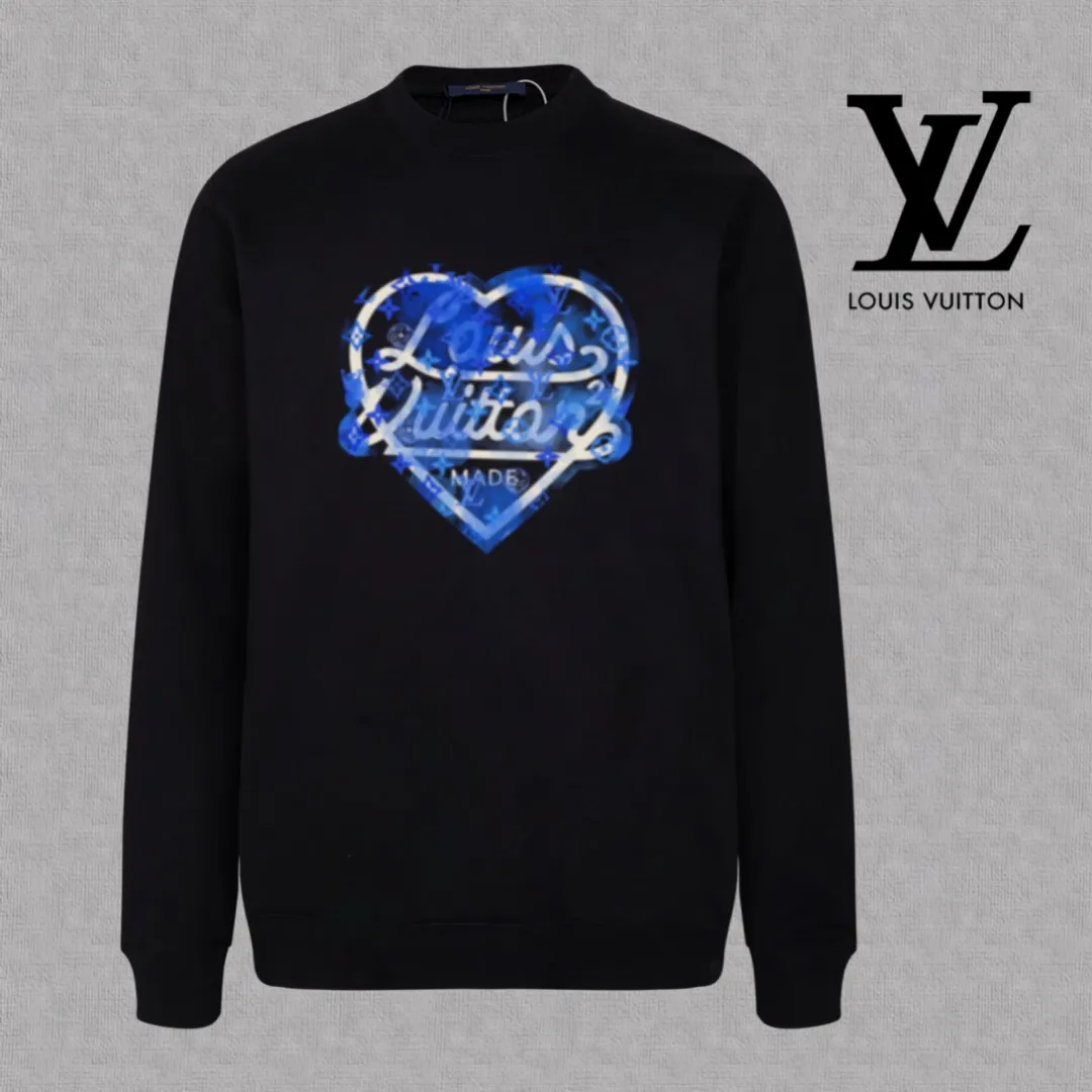 🅿️250 hot style on the shelves🔥❗ 💫〖Louis Vuitton LV〗 Fashionable round neck sweatshirt, casually matched with various styles, it is perfectly handsome😎The whole dress is made of double waistcoats, which makes the whole dress more three-dimensional. Not ordinary factories can do such fine work. The 2025 spring style counters are on sale, exquisite round neck terry sweatshirt, high-end double-strand pure cotton Customized drawstring ribs are dyed in the same vat and are complete with three standards. The chest craftsmanship adopts a simple and elegant pattern on the chest, which is easy to control for any age group! Fit and comfortable! Customized thickened 440g terry sweatshirt fabric, soft and comfortable to the touch, with a three-dimensional shape! 🙌🏻 It’s also very breathable, so it’s a versatile style that can be worn with any outfit! ✔Color: Black White Apricot Size: S M L XL 2XL